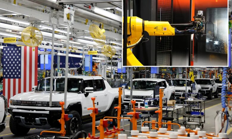 UAW Menantang Gelombang Robot AI di Pabrik Mobil, Menuntut Jatah dari Efisiensi