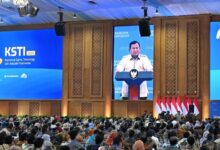 Prabowo Tanya Akademisi, Mengapa Indonesia Belum Bisa Bikin Mobil Sendiri?