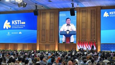 Prabowo Tanya Akademisi, Mengapa Indonesia Belum Bisa Bikin Mobil Sendiri?