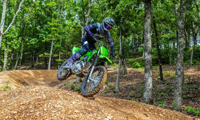 Kawasaki KLX230R S 2027 Hadir Lebih Ramah, Jok Lebih Rendah Tanpa Mengorbankan Off-Road