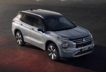 Mitsubishi Outlander PHEV 2026 Makin Praktis, Pintu Bisa Buka Sendiri Saat Mendekat