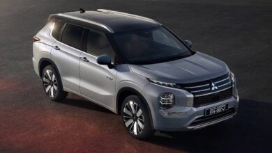 Mitsubishi Outlander PHEV 2026 Makin Praktis, Pintu Bisa Buka Sendiri Saat Mendekat