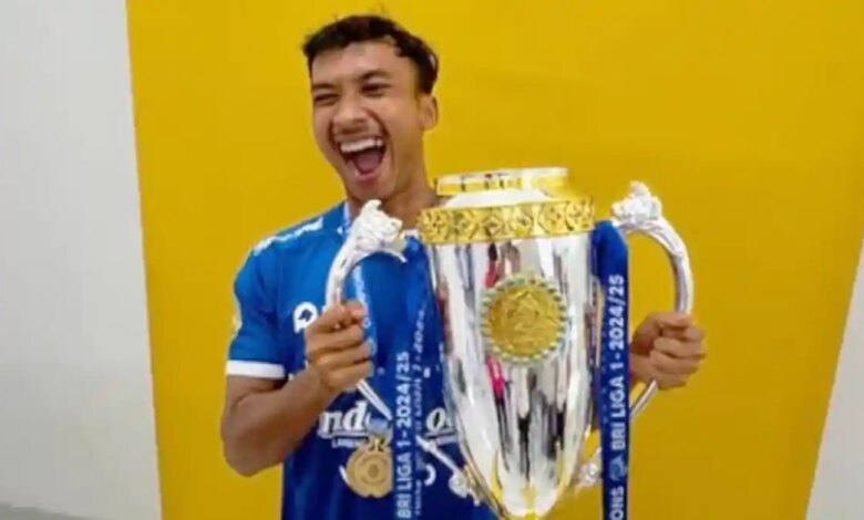 Robi Darwis Tinggalkan Persib, Isyarat Kuat Menyusul Alfeandra Dewangga ke Arema