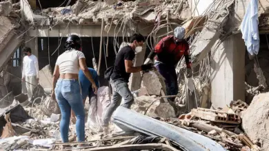 Di Antara Puing Venezuela, Keluarga Memanggil Orang Terdekat yang Terkubur Gempa Besar