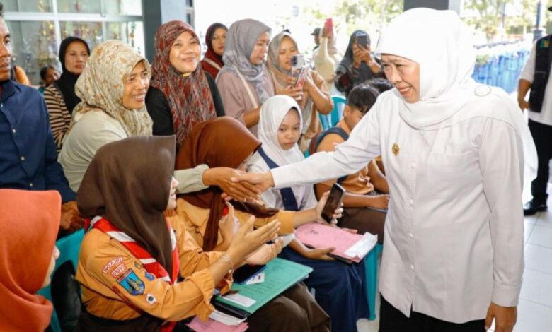 Khofifah Minta 29.869 Lolos SPMB Segera Daftar Ulang, Pintu Akhir yang Tak Boleh Terlewat