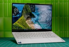 Lenovo Yoga Slim 7i Ultra Cuma 975 Gram, Tapi Masih Kuat Main Game AAA Saat Bepergian