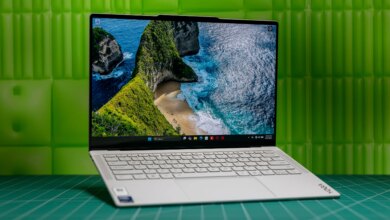 Lenovo Yoga Slim 7i Ultra Cuma 975 Gram, Tapi Masih Kuat Main Game AAA Saat Bepergian