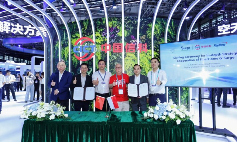 SURGE Gandeng FiberHome, Siap Bangun 3.000 Site 5G dan Perluas Akses Internet Indonesia