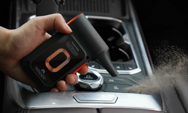 Flextail Blast Air, Blower Kompak Dengan Qi Charging Yang Siap Menantang Pembersih Portabel Lain