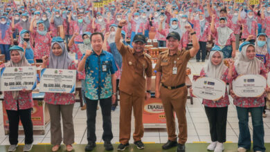 Gubernur Jateng Salurkan BLT Cukai Tembakau Rp 51 Miliar, 85 Ribu Pekerja Segera Terima Bantuan