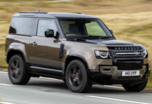 Defender 90 P400 Rasa James Bond, SUV Sultan Yang Tetap Buas Di Medan Berat